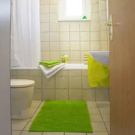 Apartment Lightland Apartments With Easy Parking *
