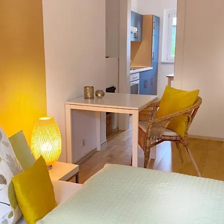 Apartment Lightland Apartments With Easy Parking *